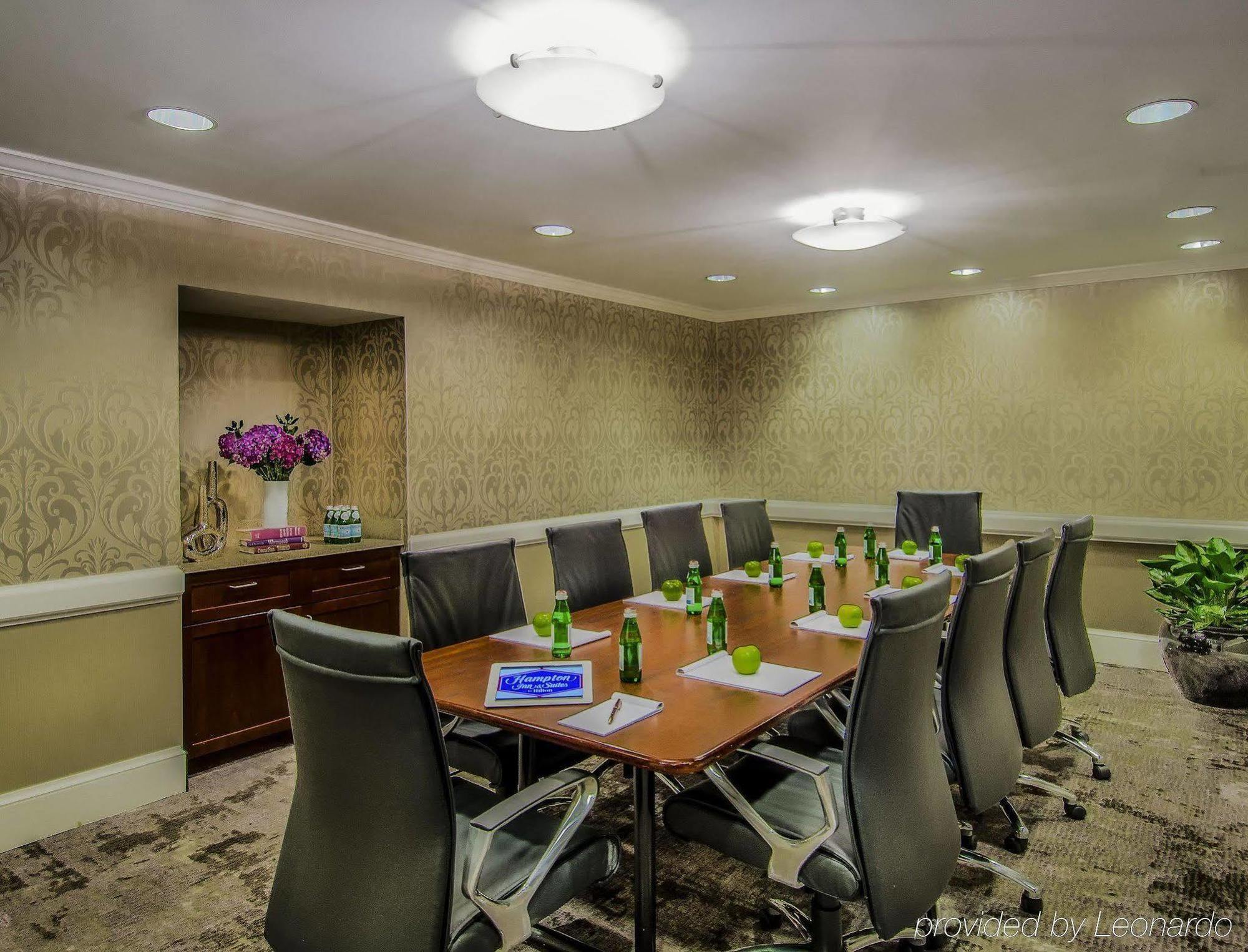 Hampton Inn & Suites Baltimore Inner Harbor מראה חיצוני תמונה
